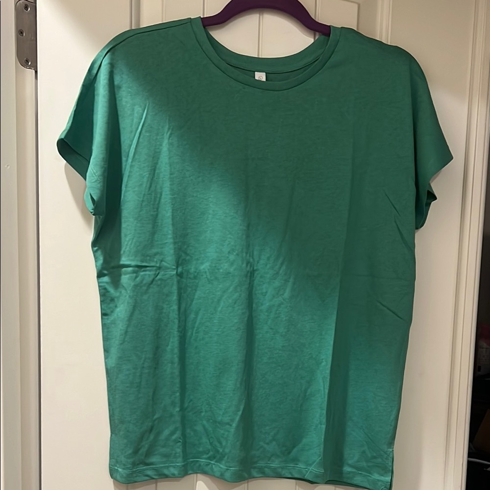 Wishlist Green Short Sleeve Tee Size‎ XL